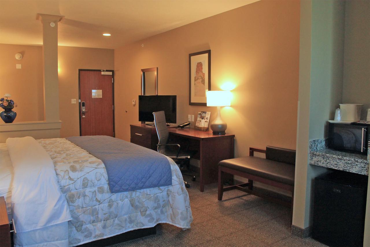 Heartland Inn And Suites Wheatland Εξωτερικό φωτογραφία