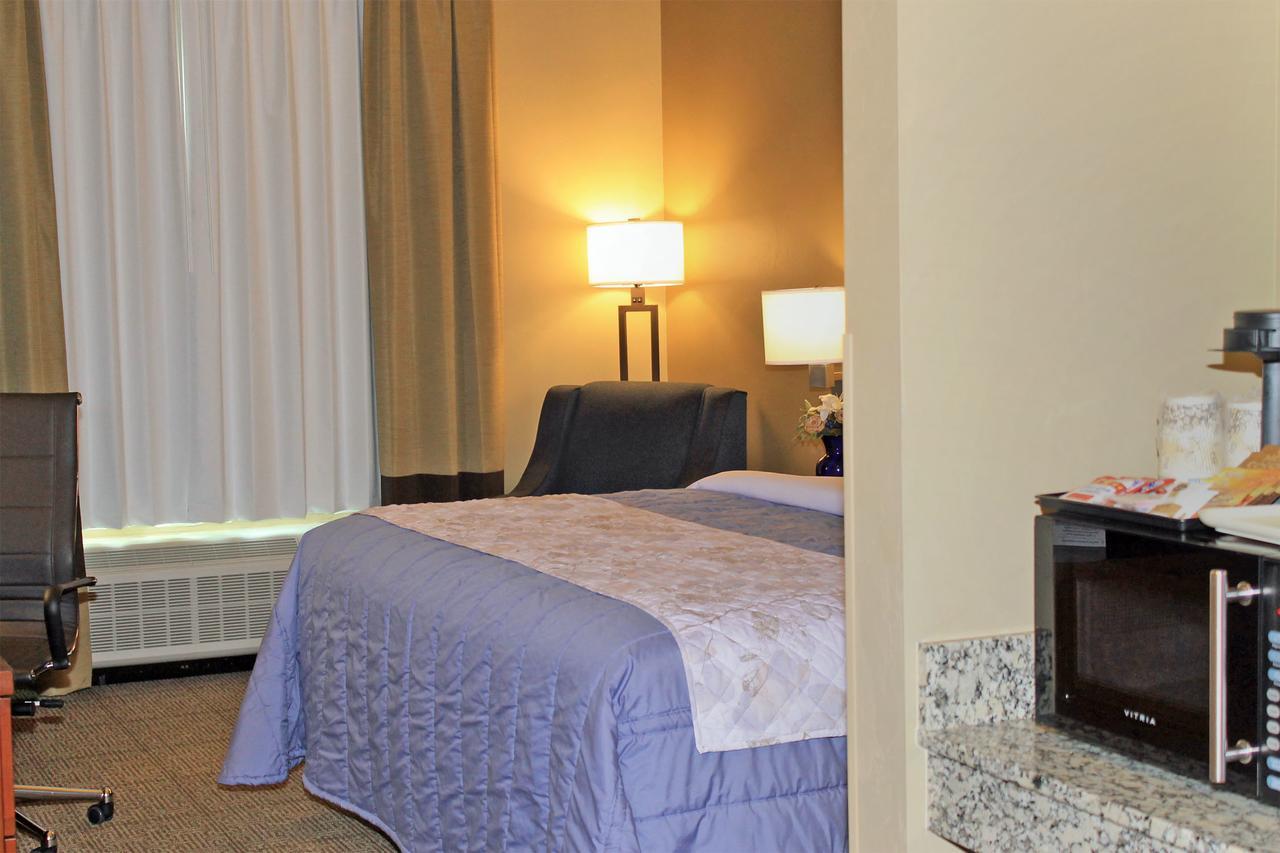 Heartland Inn And Suites Wheatland Εξωτερικό φωτογραφία