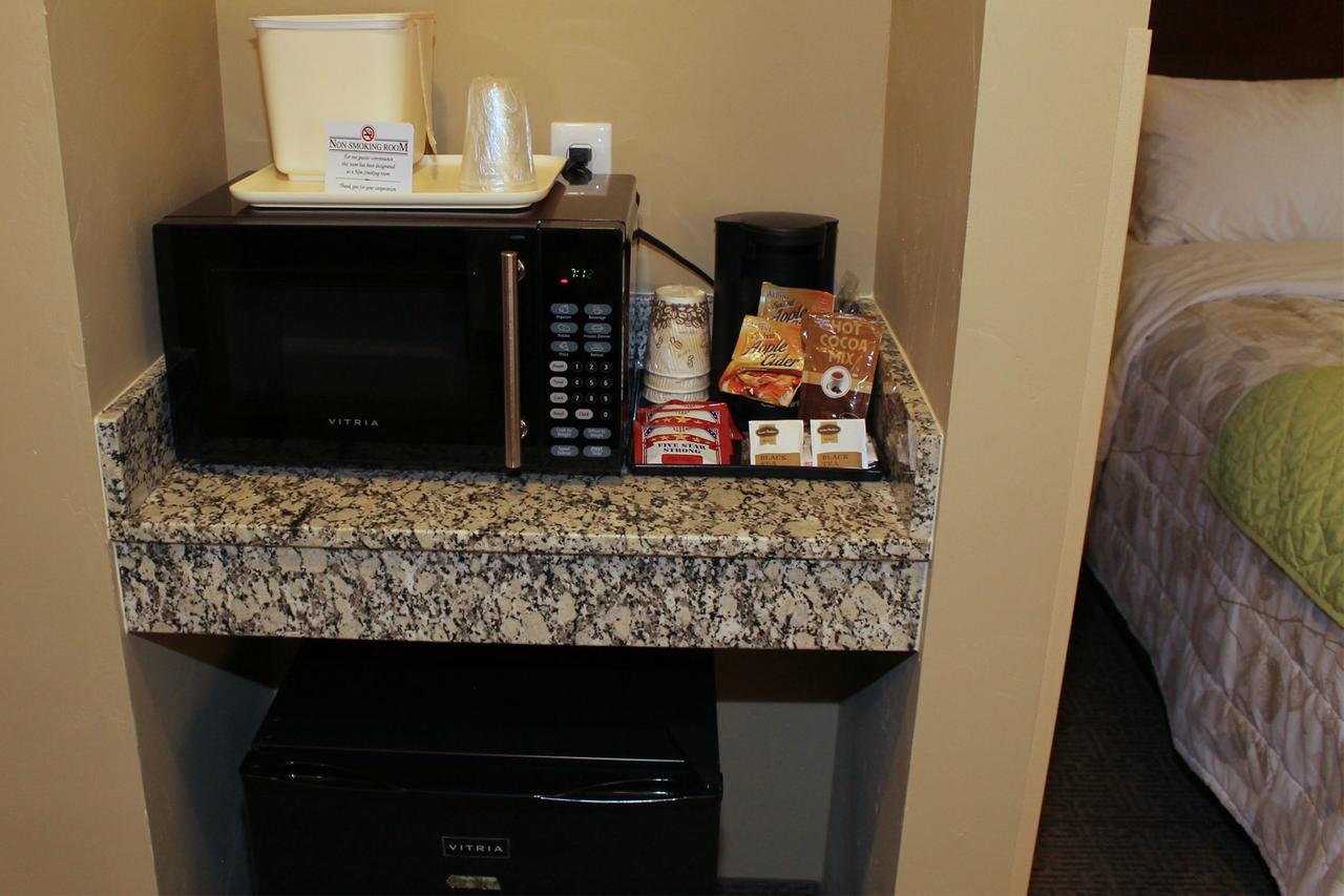 Heartland Inn And Suites Wheatland Εξωτερικό φωτογραφία