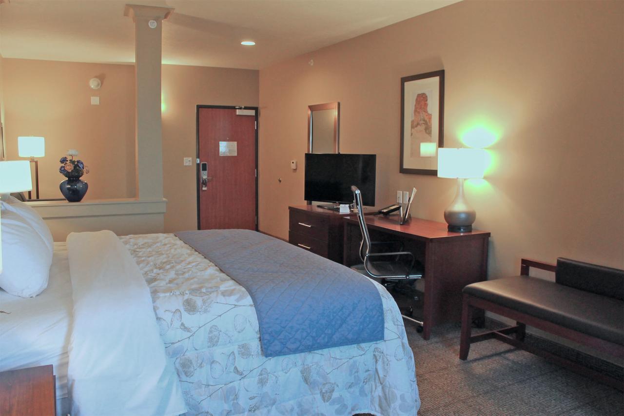 Heartland Inn And Suites Wheatland Εξωτερικό φωτογραφία