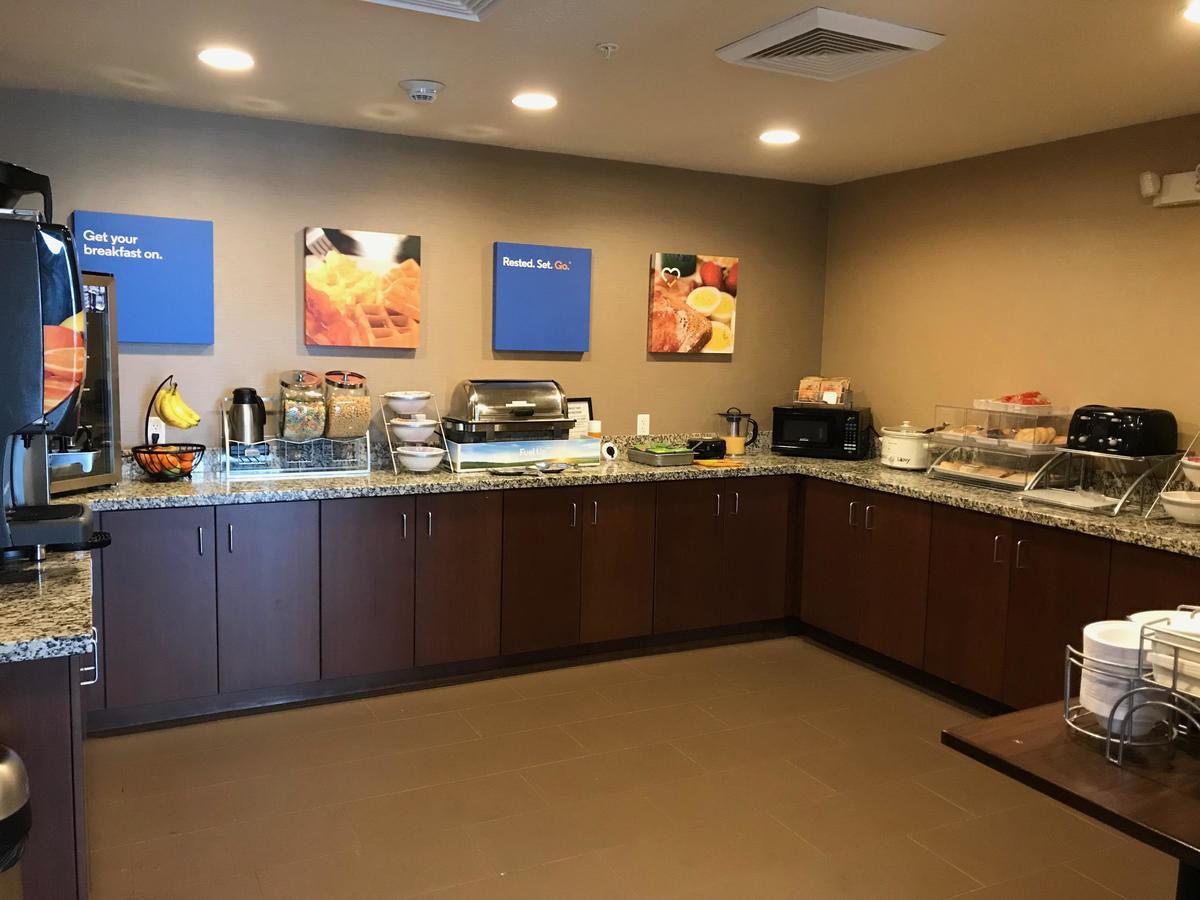 Heartland Inn And Suites Wheatland Εξωτερικό φωτογραφία