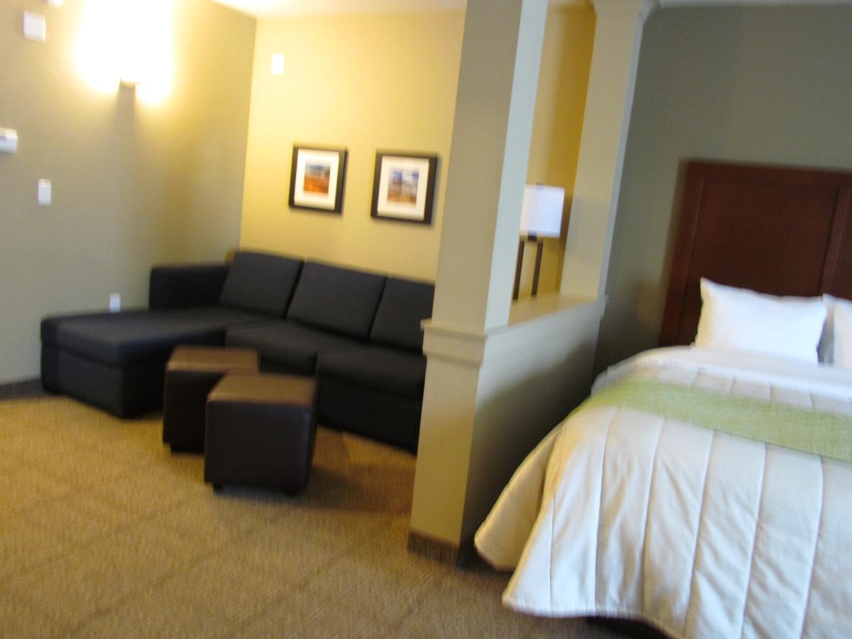 Heartland Inn And Suites Wheatland Εξωτερικό φωτογραφία