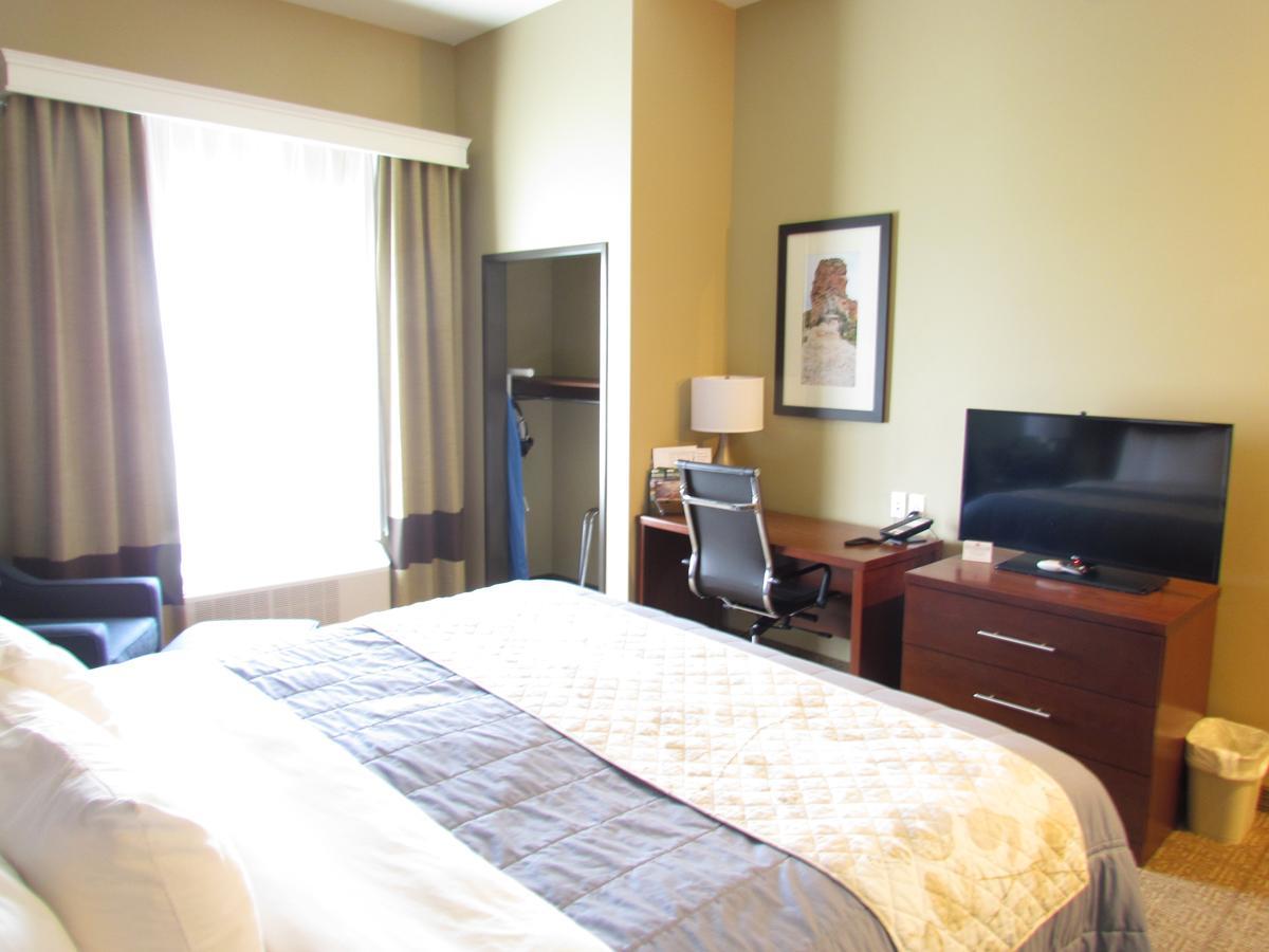 Heartland Inn And Suites Wheatland Εξωτερικό φωτογραφία